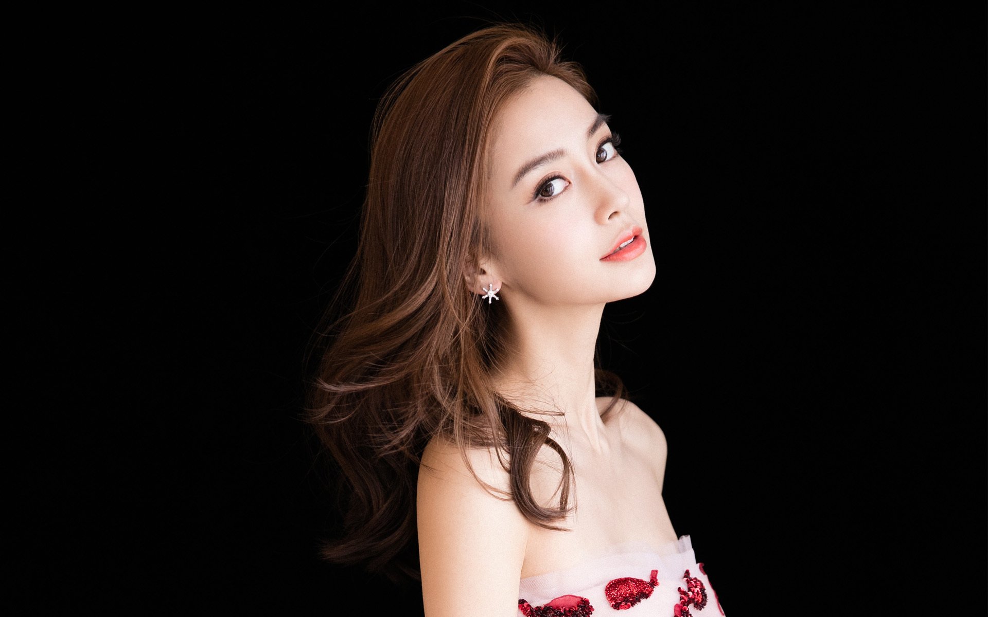 开云体育入口-“胡利安·门德斯的踢球技术，成为阿根廷美洲狮队的战术核心”