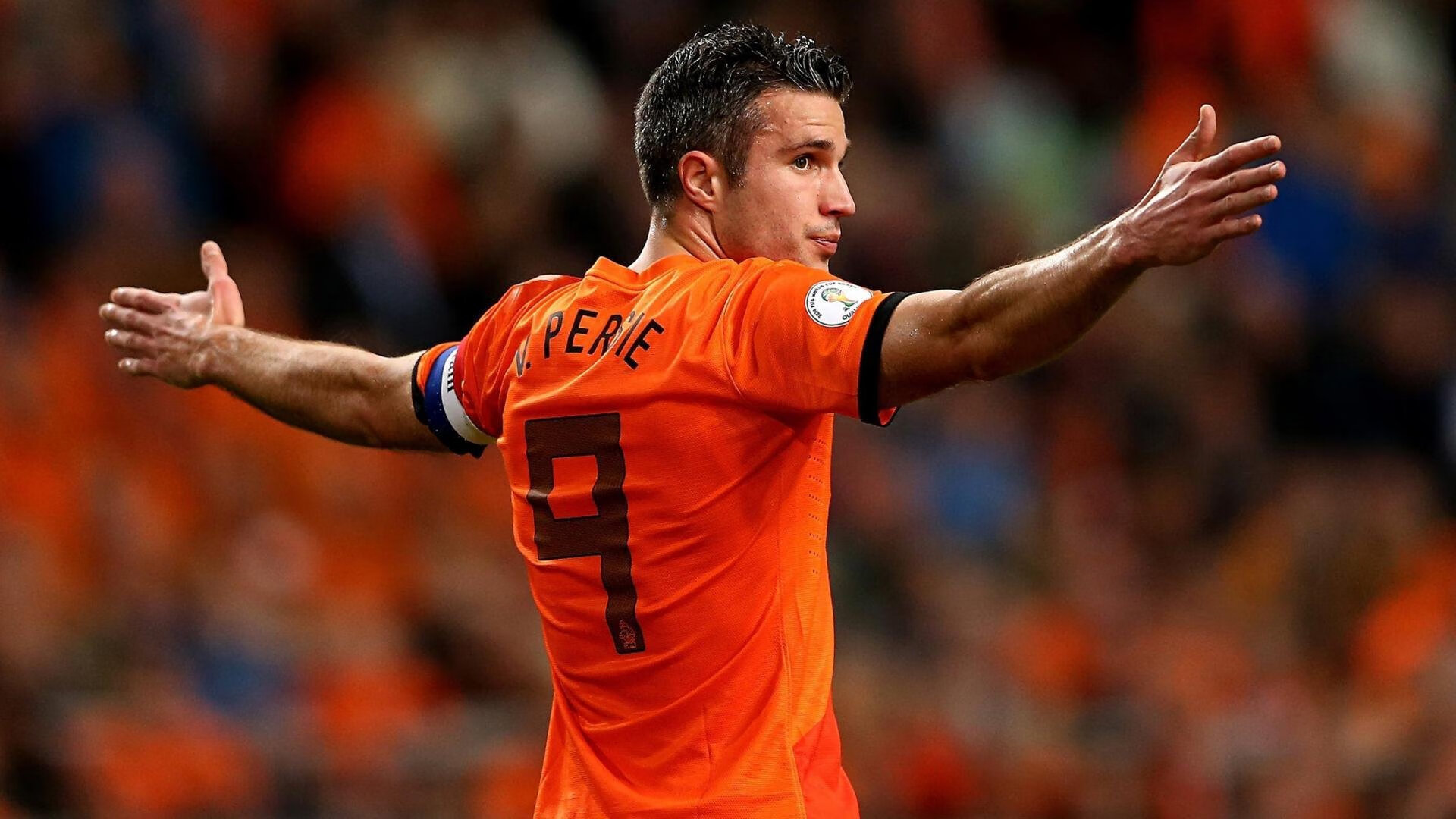 开云体育app-欧洲杯变阵频繁:战术多变引领新趋势!,欧洲杯变盘分析